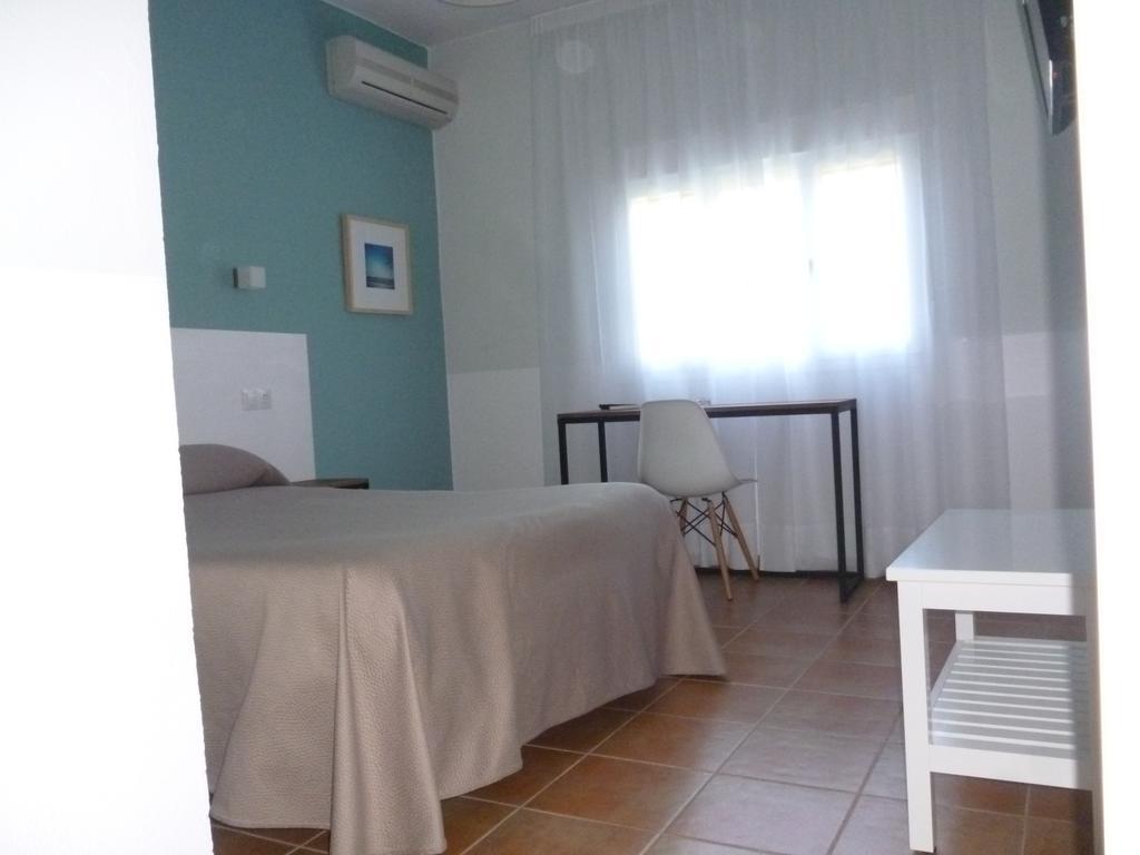 Hostal Las Cumbres Conil De La Frontera Eksteriør billede