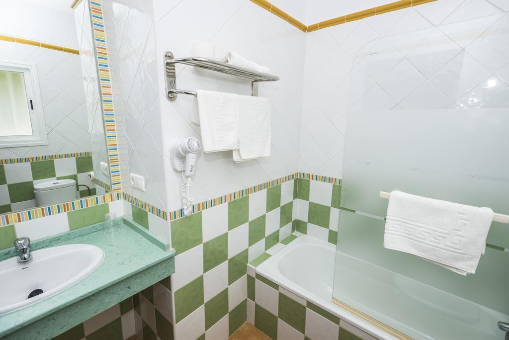 Hostal Las Cumbres Conil De La Frontera Eksteriør billede