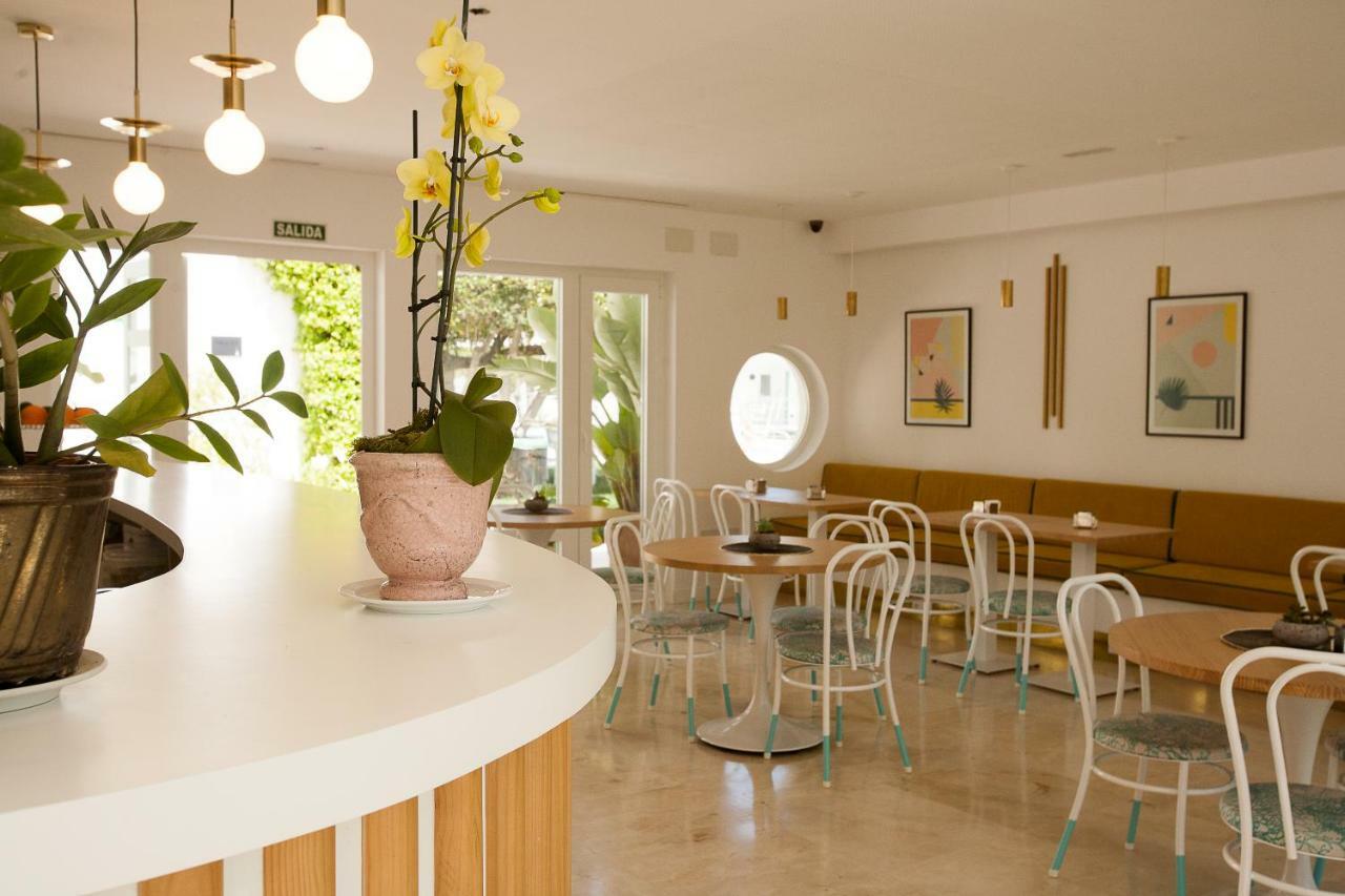 Hostal Las Cumbres Conil De La Frontera Eksteriør billede
