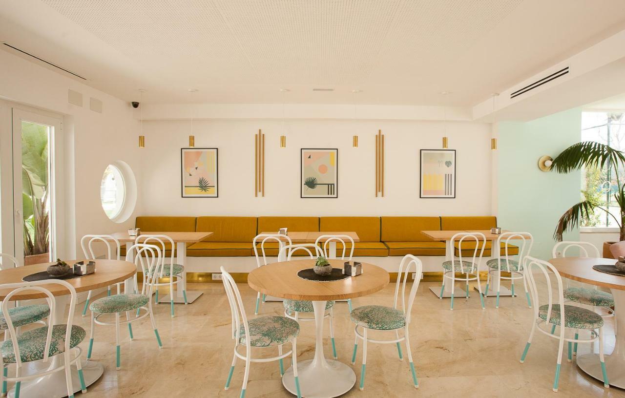 Hostal Las Cumbres Conil De La Frontera Eksteriør billede