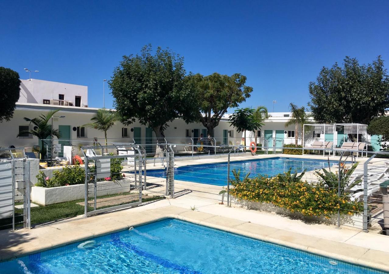 Hostal Las Cumbres Conil De La Frontera Eksteriør billede